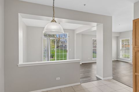 Tiny photo for 2075 Ivy Ridge Drive, Hoffman Estates, IL 60192 (MLS # 12623646)