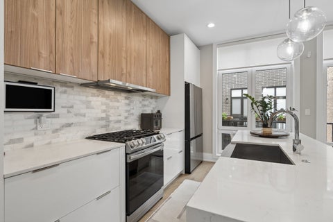 Tiny photo for 6209 S Ellis Avenue, Chicago, IL 60637 (MLS # 12791673)