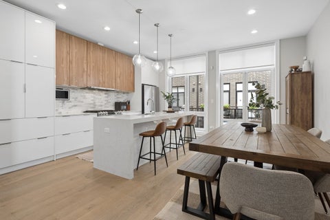 Tiny photo for 6209 S Ellis Avenue, Chicago, IL 60637 (MLS # 12791673)