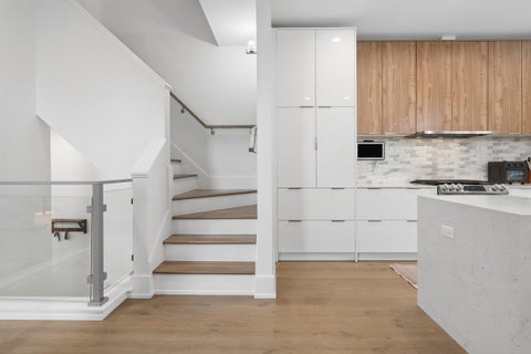 Tiny photo for 6209 S Ellis Avenue, Chicago, IL 60637 (MLS # 12791673)