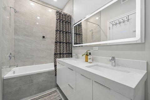 Tiny photo for 6209 S Ellis Avenue, Chicago, IL 60637 (MLS # 12791673)