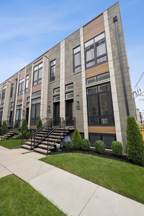Tiny photo for 6209 S Ellis Avenue, Chicago, IL 60637 (MLS # 12791673)