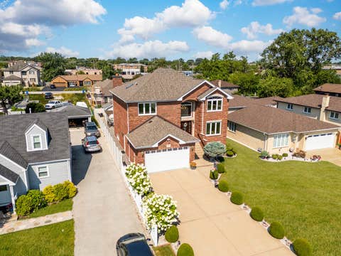 Tiny photo for 8320 S 79th Avenue, Justice, IL 60458 (MLS # 12713482)
