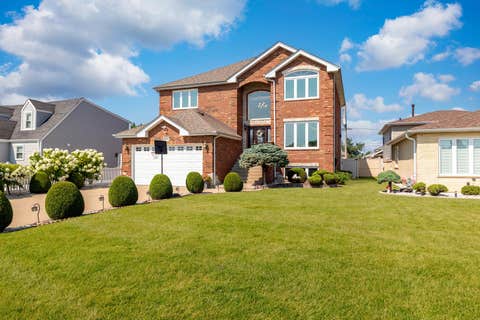 Tiny photo for 8320 S 79th Avenue, Justice, IL 60458 (MLS # 12713482)