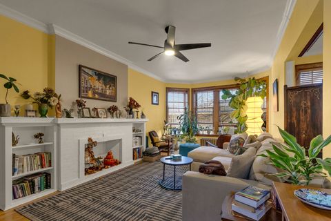 Tiny photo for 1042 Washington Boulevard #3W, Oak Park, IL 60302 (MLS # 12507986)