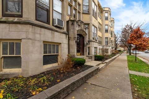 Tiny photo for 1042 Washington Boulevard #3W, Oak Park, IL 60302 (MLS # 12507986)