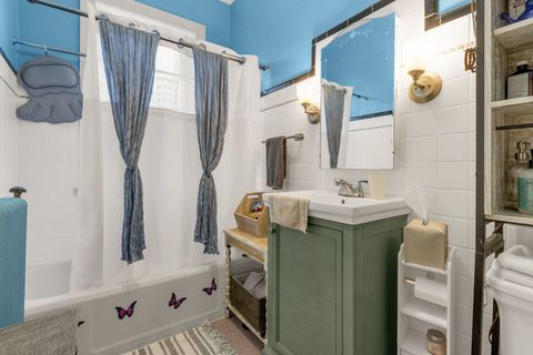 Tiny photo for 1042 Washington Boulevard #3W, Oak Park, IL 60302 (MLS # 12507986)