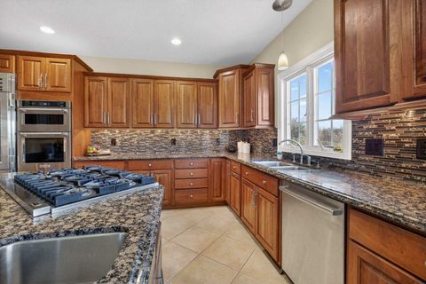 Tiny photo for 2916 E 45th Court, Davenport, IA 52804 (MLS # 12614108)