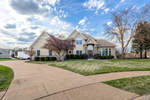 Tiny photo for 2916 E 45th Court, Davenport, IA 52804 (MLS # 12614108)