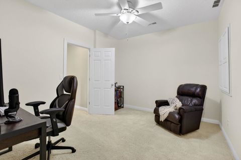 Tiny photo for 2916 E 45th Court, Davenport, IA 52804 (MLS # 12614108)