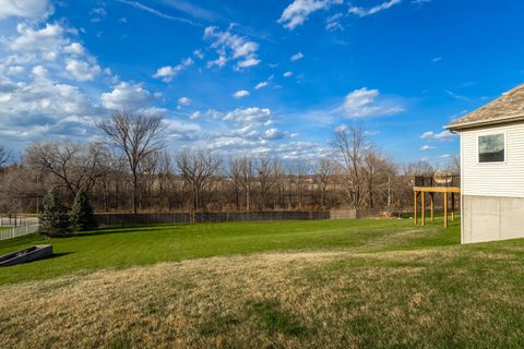 Tiny photo for 2916 E 45th Court, Davenport, IA 52804 (MLS # 12614108)