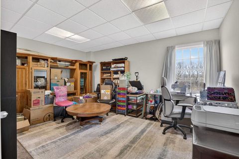 Tiny photo for 2916 E 45th Court, Davenport, IA 52804 (MLS # 12614108)