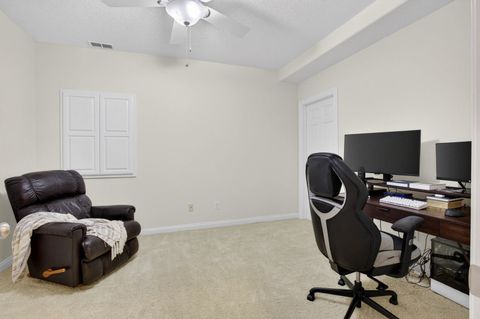 Tiny photo for 2916 E 45th Court, Davenport, IA 52804 (MLS # 12614108)