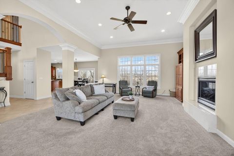 Tiny photo for 2916 E 45th Court, Davenport, IA 52804 (MLS # 12614108)