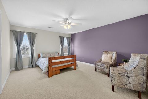 Tiny photo for 2916 E 45th Court, Davenport, IA 52804 (MLS # 12614108)