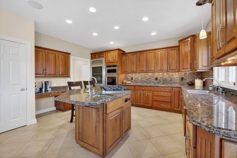 Tiny photo for 2916 E 45th Court, Davenport, IA 52804 (MLS # 12614108)