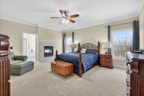 Tiny photo for 2916 E 45th Court, Davenport, IA 52804 (MLS # 12614108)