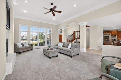 Tiny photo for 2916 E 45th Court, Davenport, IA 52804 (MLS # 12614108)