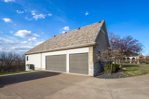 Tiny photo for 2916 E 45th Court, Davenport, IA 52804 (MLS # 12614108)