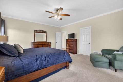 Tiny photo for 2916 E 45th Court, Davenport, IA 52804 (MLS # 12614108)