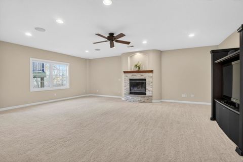 Tiny photo for 2916 E 45th Court, Davenport, IA 52804 (MLS # 12614108)