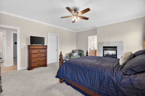 Tiny photo for 2916 E 45th Court, Davenport, IA 52804 (MLS # 12614108)