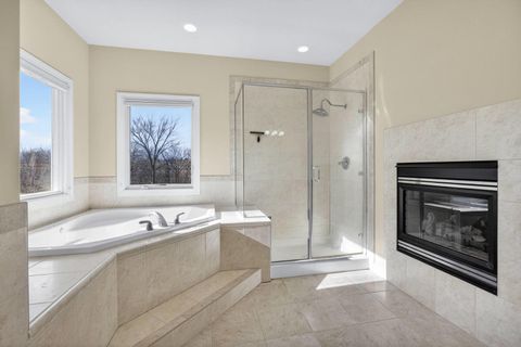 Tiny photo for 2916 E 45th Court, Davenport, IA 52804 (MLS # 12614108)