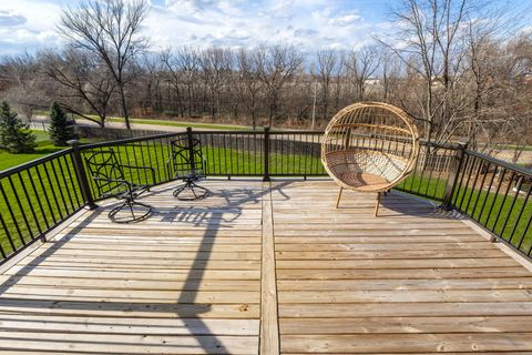 Tiny photo for 2916 E 45th Court, Davenport, IA 52804 (MLS # 12614108)