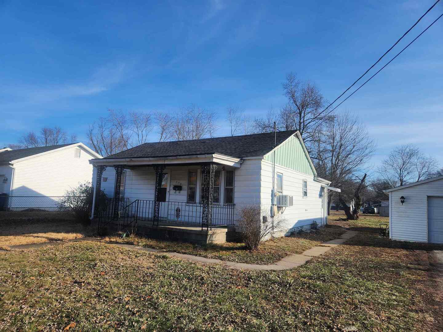 310 S Illinois Street