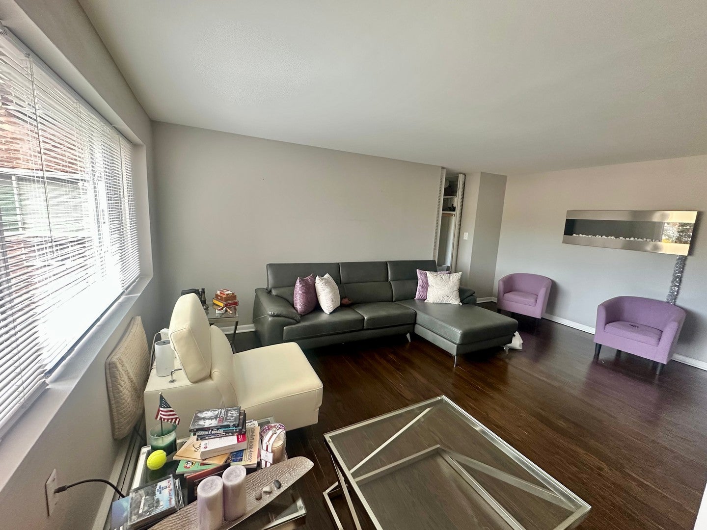 7120 N Sheridan Road 318
