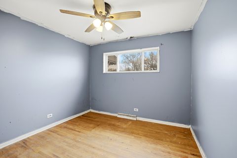 Tiny photo for 706 W JAMES Avenue, Villa Park, IL 60181 (MLS # 12536262)