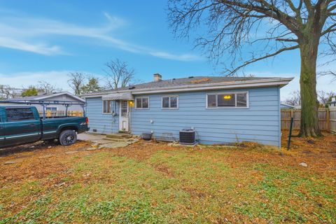 Tiny photo for 706 W JAMES Avenue, Villa Park, IL 60181 (MLS # 12536262)