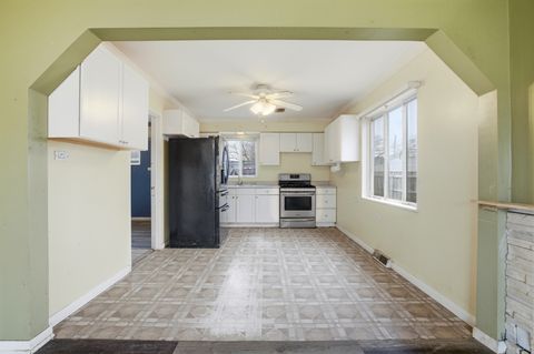 Tiny photo for 706 W JAMES Avenue, Villa Park, IL 60181 (MLS # 12536262)