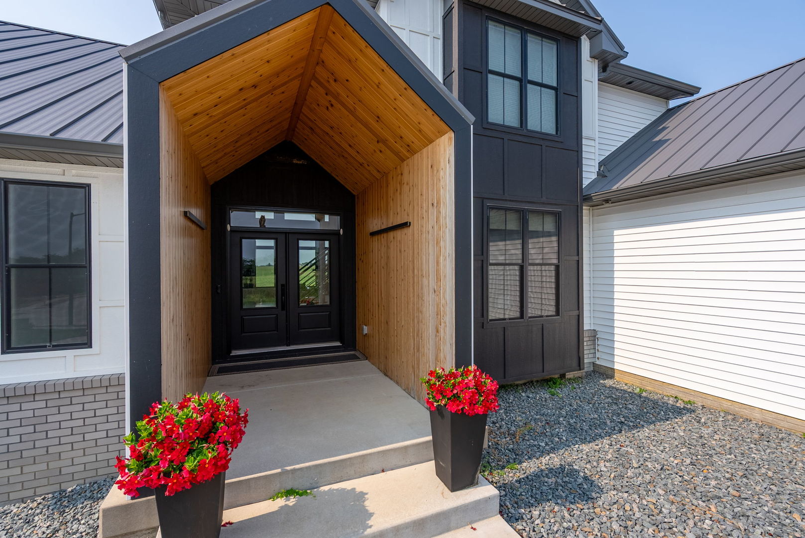 5492 Tucker Trail