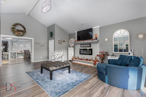 Tiny photo for 527 E Main Street, Ottawa, IL 61350 (MLS # 12494855)