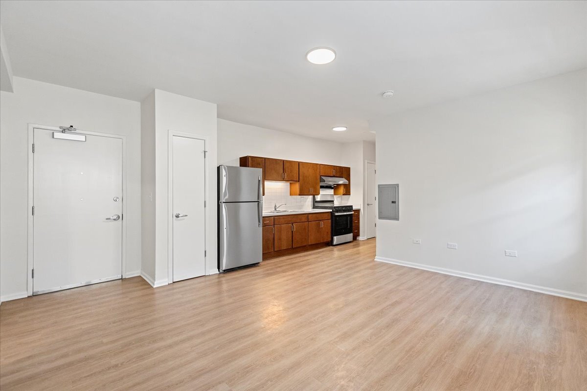 927 W Wilson Avenue 508