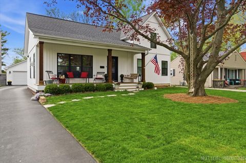 Photo of 728 N Lincoln Avenue, Geneva, IL 60134 (MLS # 12627855)