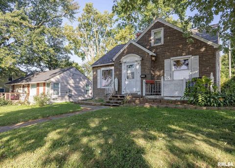 Tiny photo for 2212 IOWA Avenue, Clinton, IA 52732 (MLS # QC4266907)