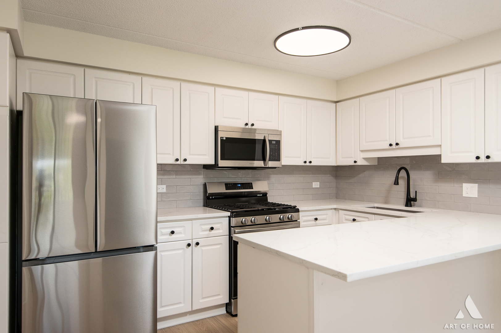 3940 W Bryn Mawr Avenue 403