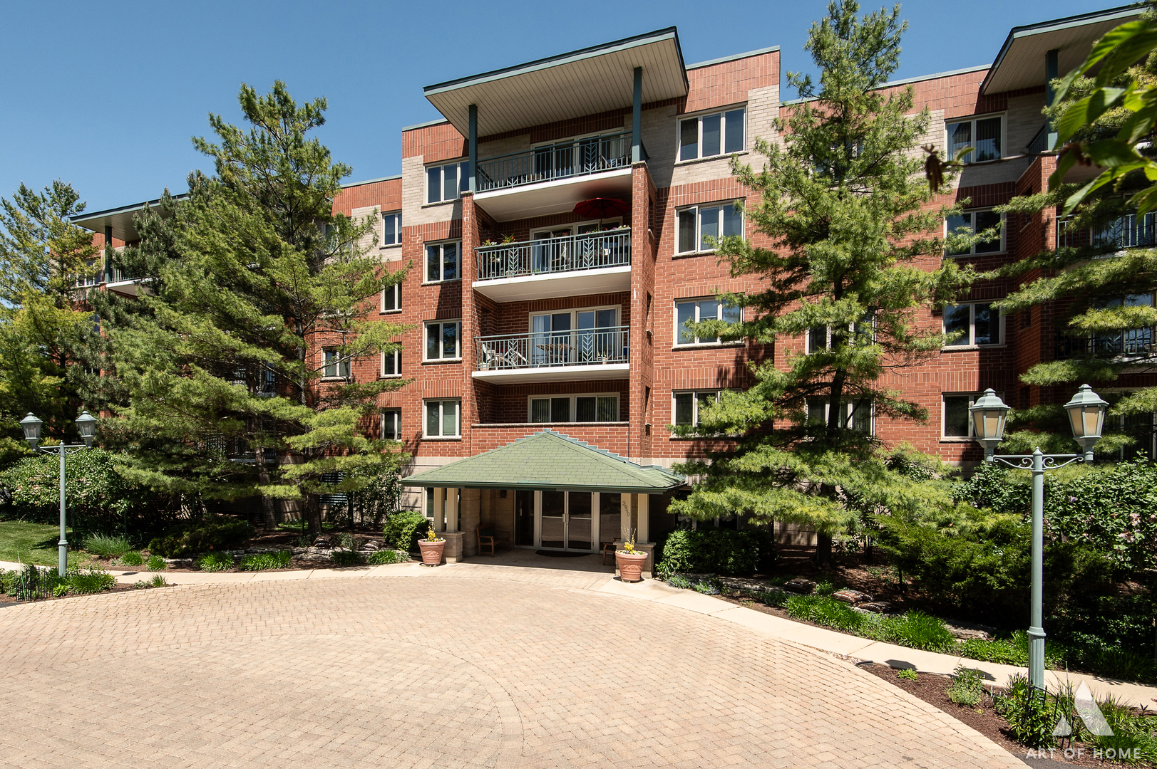 3940 W Bryn Mawr Avenue 403