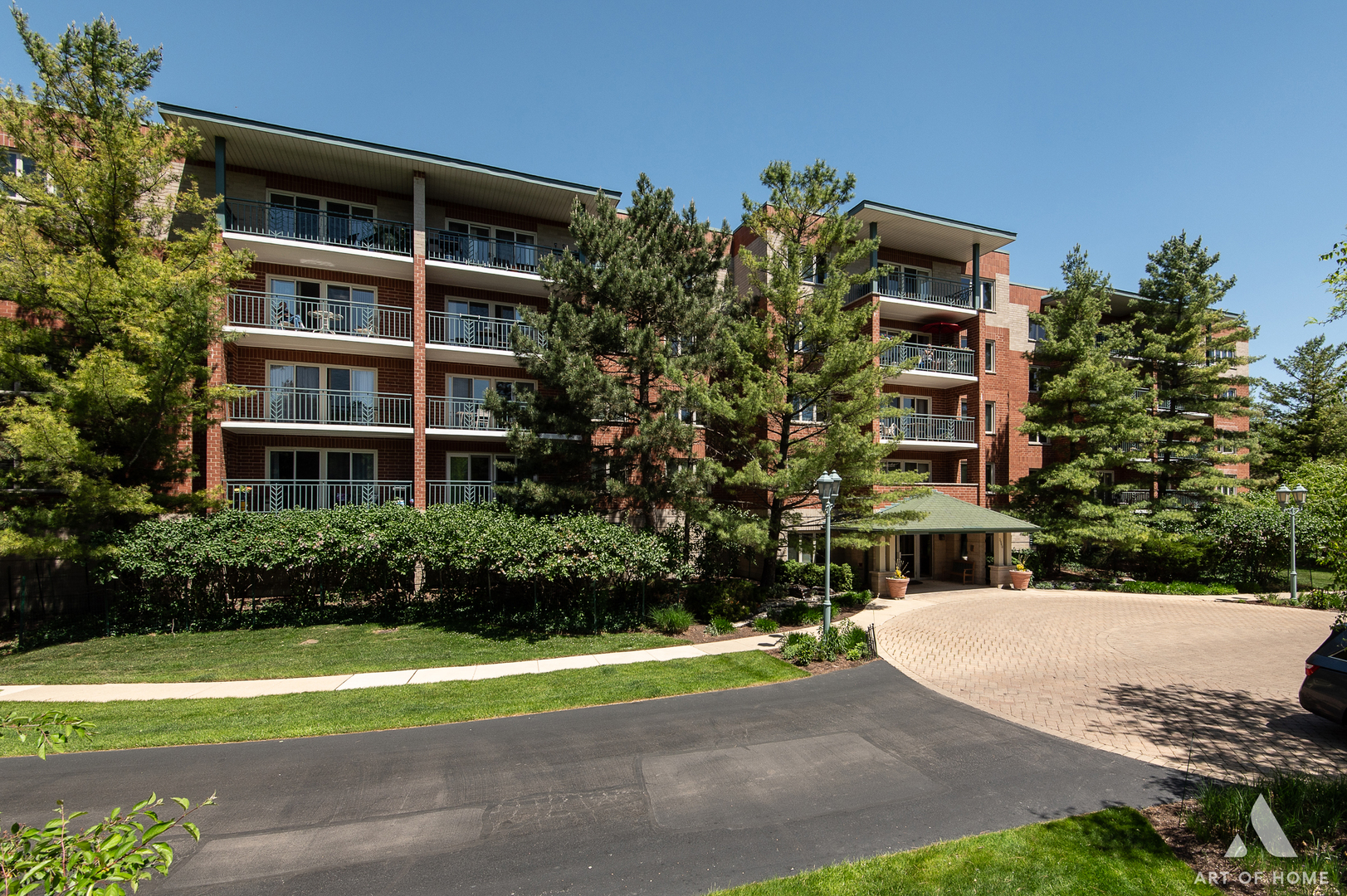 3940 W Bryn Mawr Avenue 403