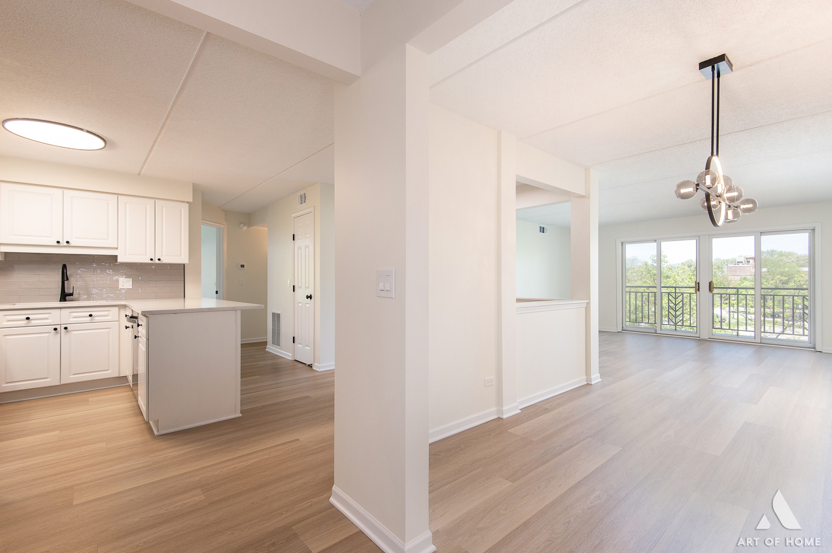 3940 W Bryn Mawr Avenue 403