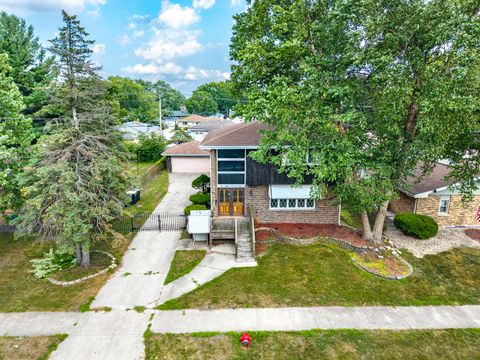 Tiny photo for 18309 Bock Road, Lansing, IL 60438 (MLS # 12567006)