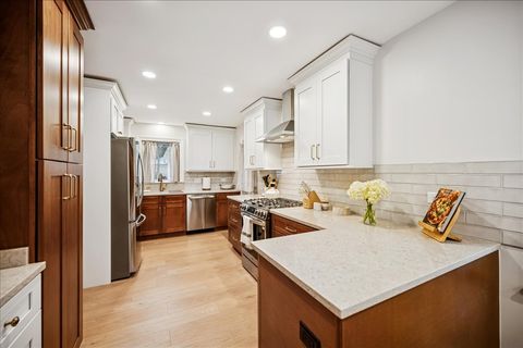 Tiny photo for 453 Longfellow Avenue, Deerfield, IL 60015 (MLS # 12552999)