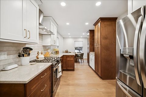 Tiny photo for 453 Longfellow Avenue, Deerfield, IL 60015 (MLS # 12552999)