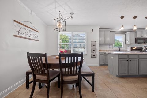 Tiny photo for 12 Boardwalk Circle, Bloomington, IL 61701 (MLS # 12646356)
