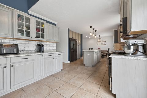 Tiny photo for 12 Boardwalk Circle, Bloomington, IL 61701 (MLS # 12646356)
