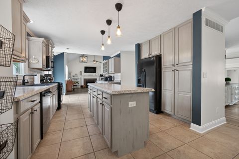 Tiny photo for 12 Boardwalk Circle, Bloomington, IL 61701 (MLS # 12646356)