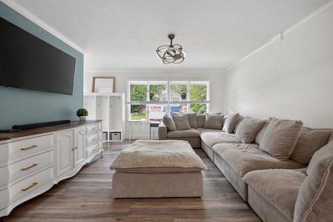 Tiny photo for 12 Boardwalk Circle, Bloomington, IL 61701 (MLS # 12646356)