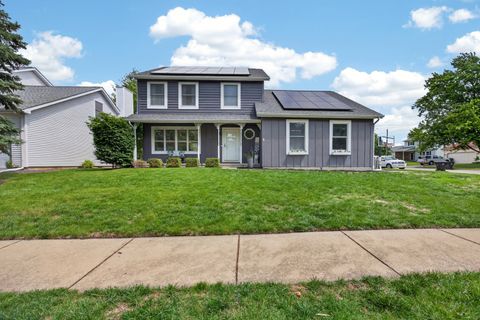 Tiny photo for 12 Boardwalk Circle, Bloomington, IL 61701 (MLS # 12646356)